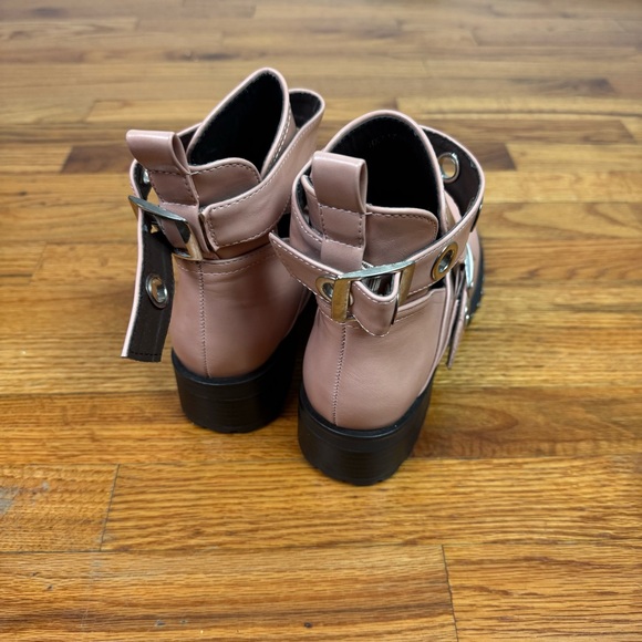 Buckle faux leather boots - Picture 7 of 7